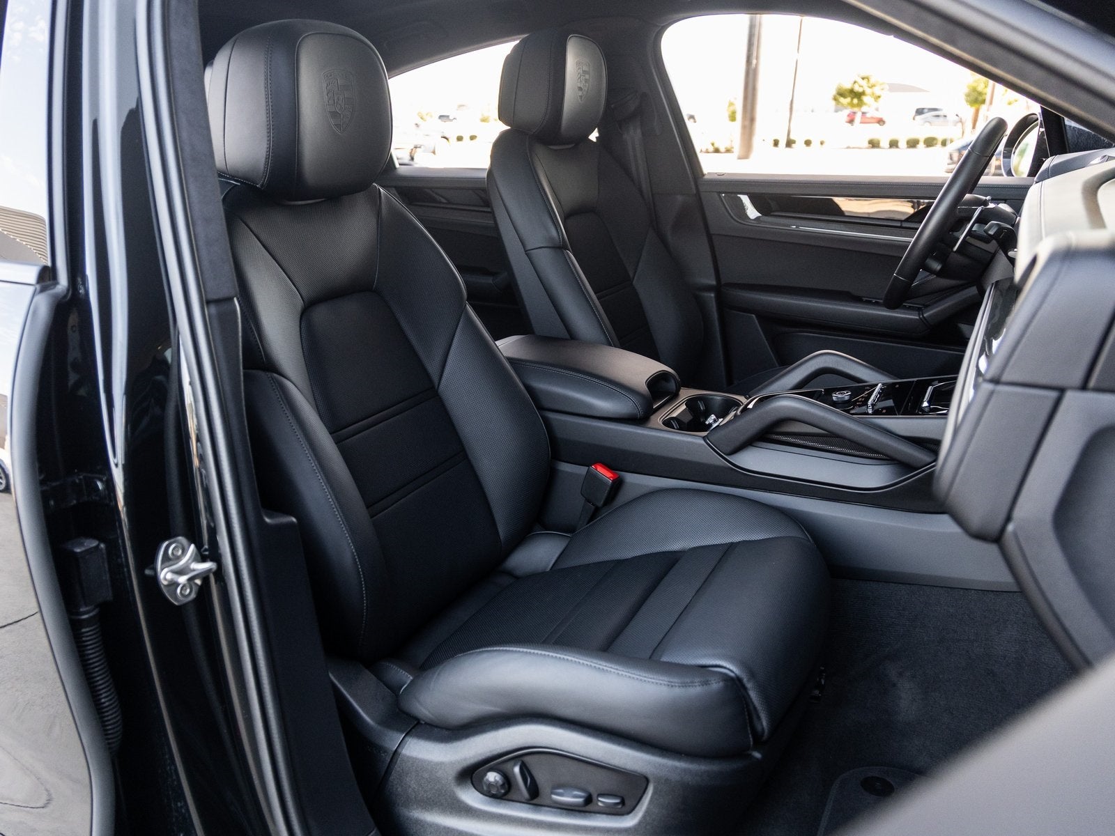 2025 Porsche Cayenne Coupe GTS