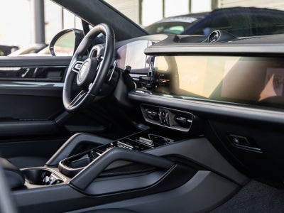 2025 Porsche Cayenne Coupe GTS