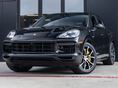 2023 Porsche Cayenne Turbo S E-Hybrid Coupe