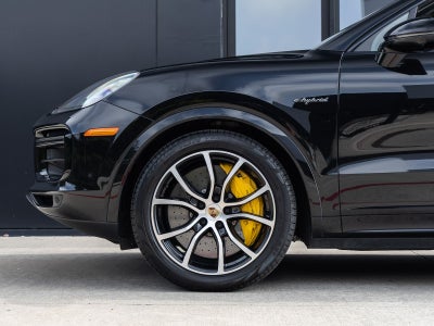 2023 Porsche Cayenne Turbo S E-Hybrid Coupe