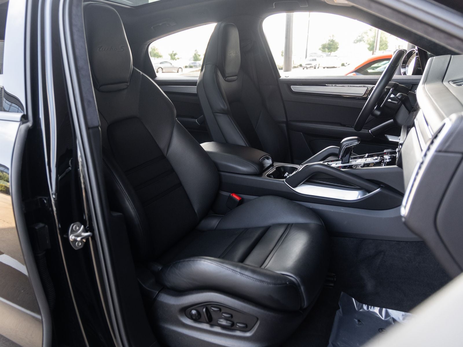 2023 Porsche Cayenne Turbo S E-Hybrid Coupe