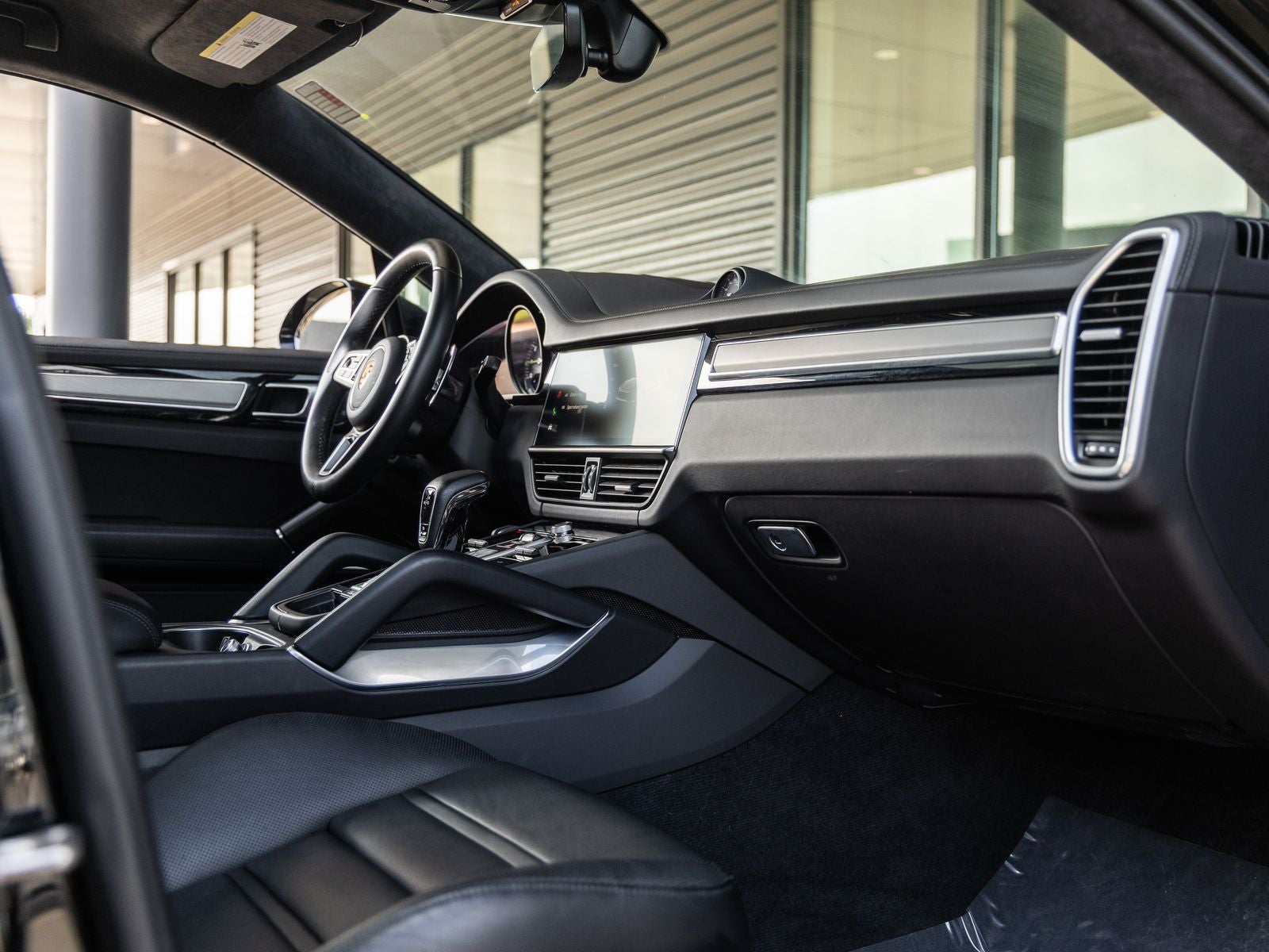 2023 Porsche Cayenne Turbo S E-Hybrid Coupe