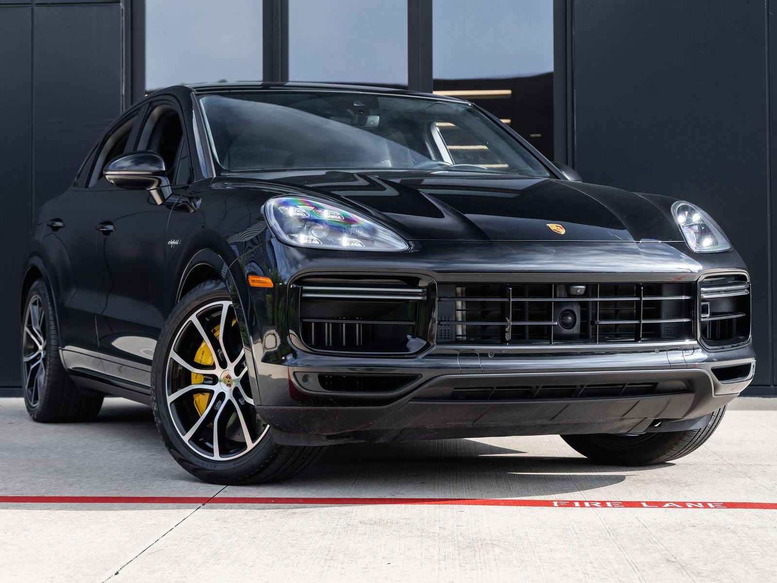 2023 Porsche Cayenne Turbo S E-Hybrid Coupe