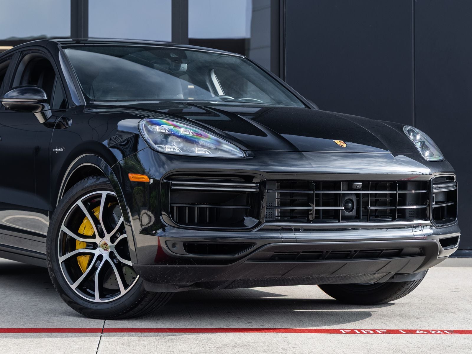 2023 Porsche Cayenne Turbo S E-Hybrid Coupe