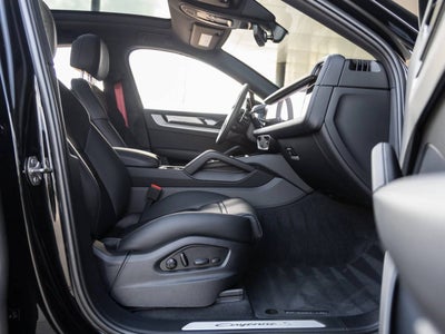 2025 Porsche Cayenne S Coupe