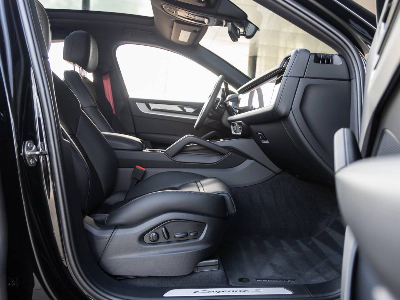 2025 Porsche Cayenne S Coupe