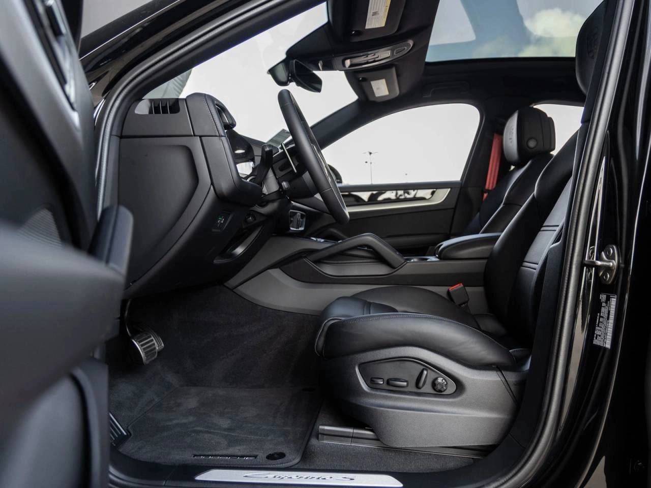 2025 Porsche Cayenne S Coupe