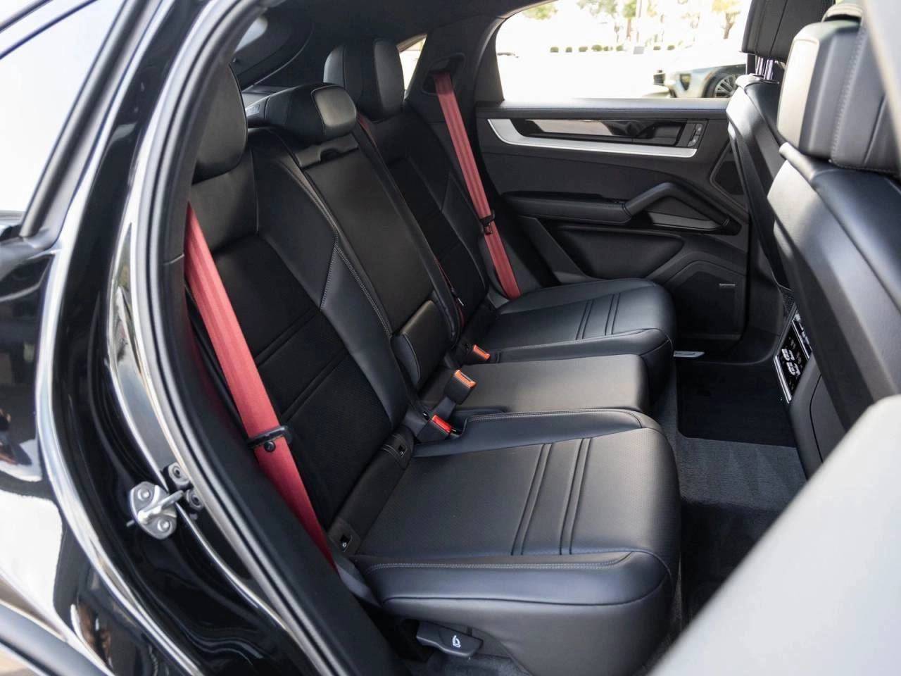 2025 Porsche Cayenne S Coupe