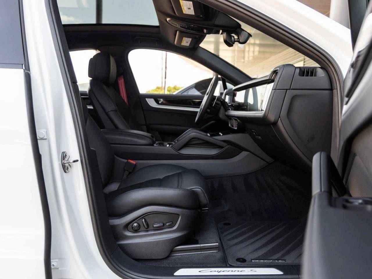 2025 Porsche Cayenne S Coupe