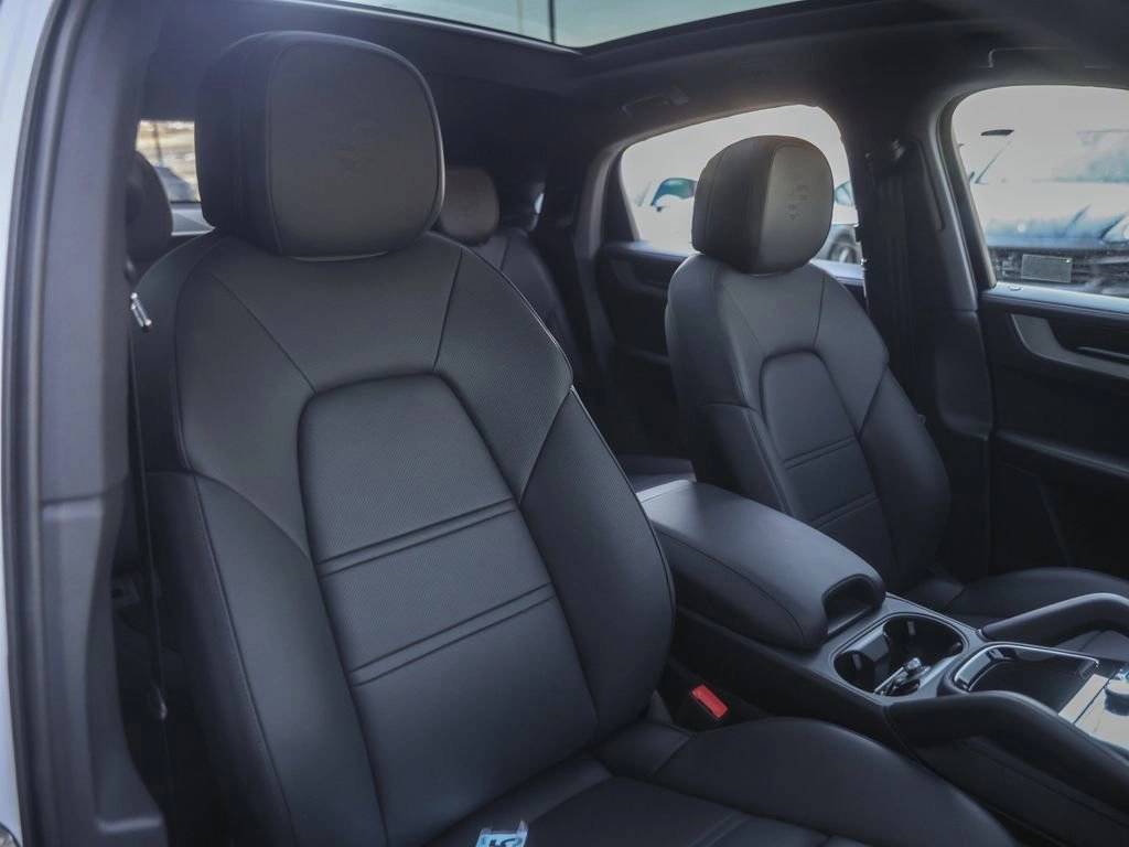 2025 Porsche Cayenne S Coupe