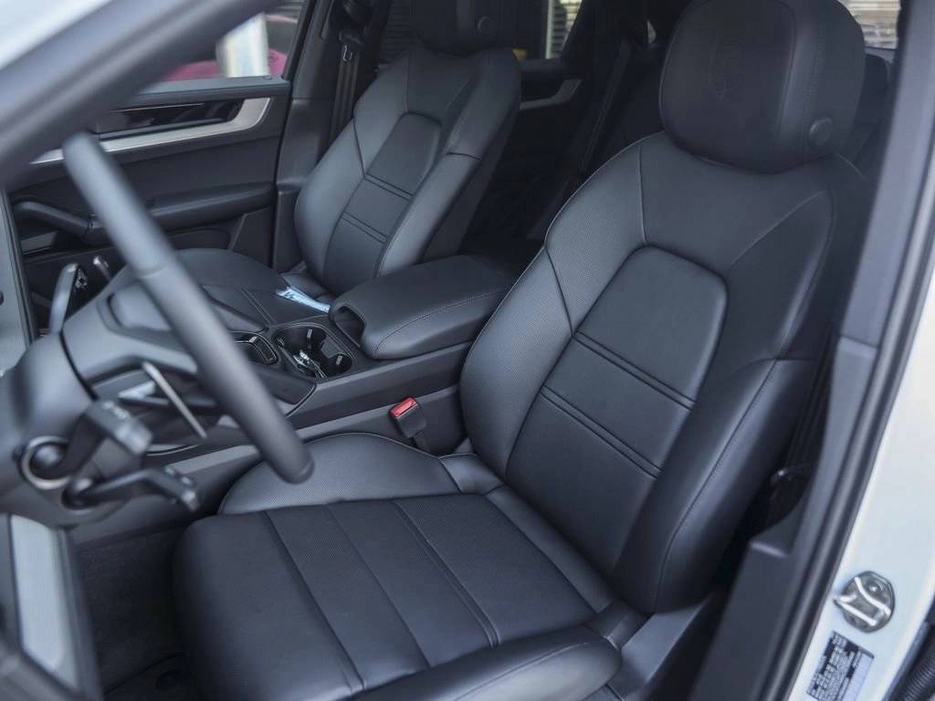 2025 Porsche Cayenne S Coupe