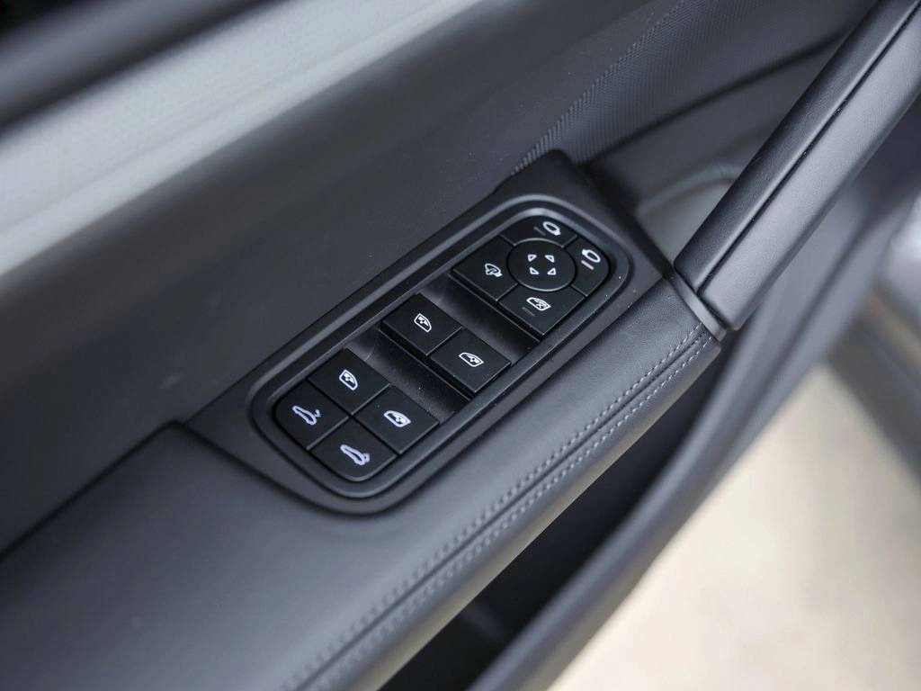 2025 Porsche Cayenne S Coupe