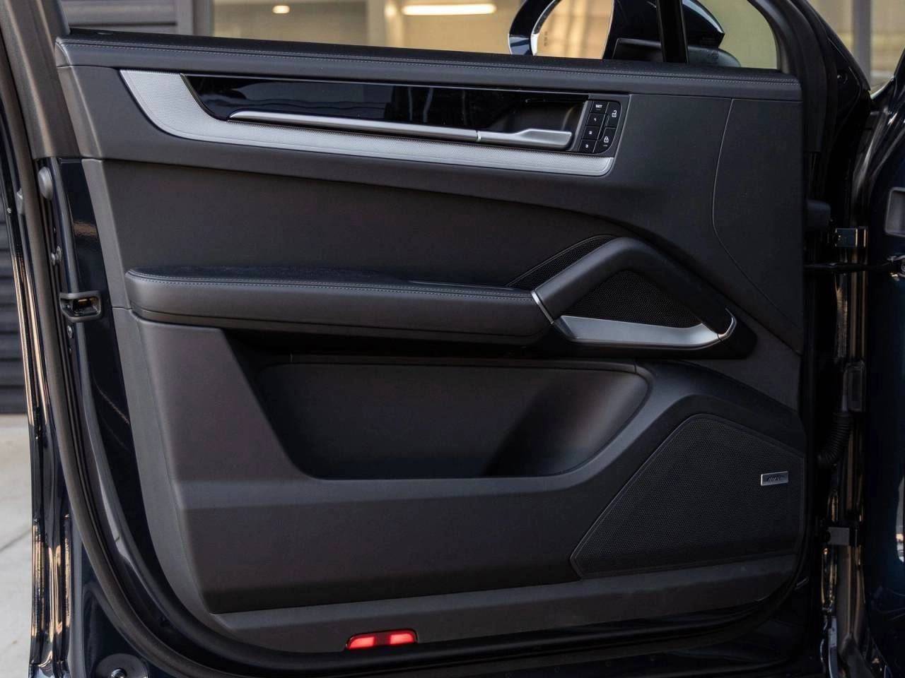 2025 Porsche Cayenne S Coupe