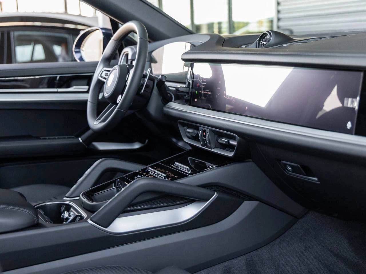 2025 Porsche Cayenne S Coupe