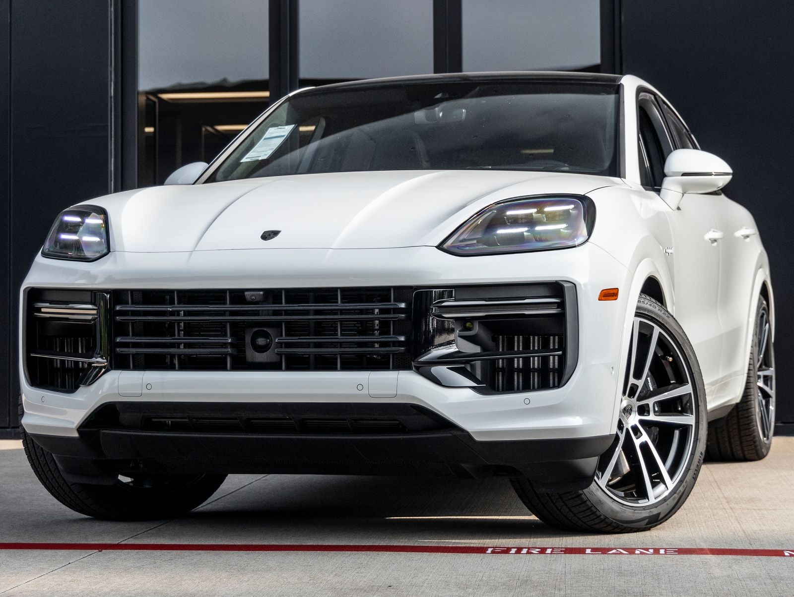 2025 Porsche Cayenne Turbo E-Hybrid Coupe