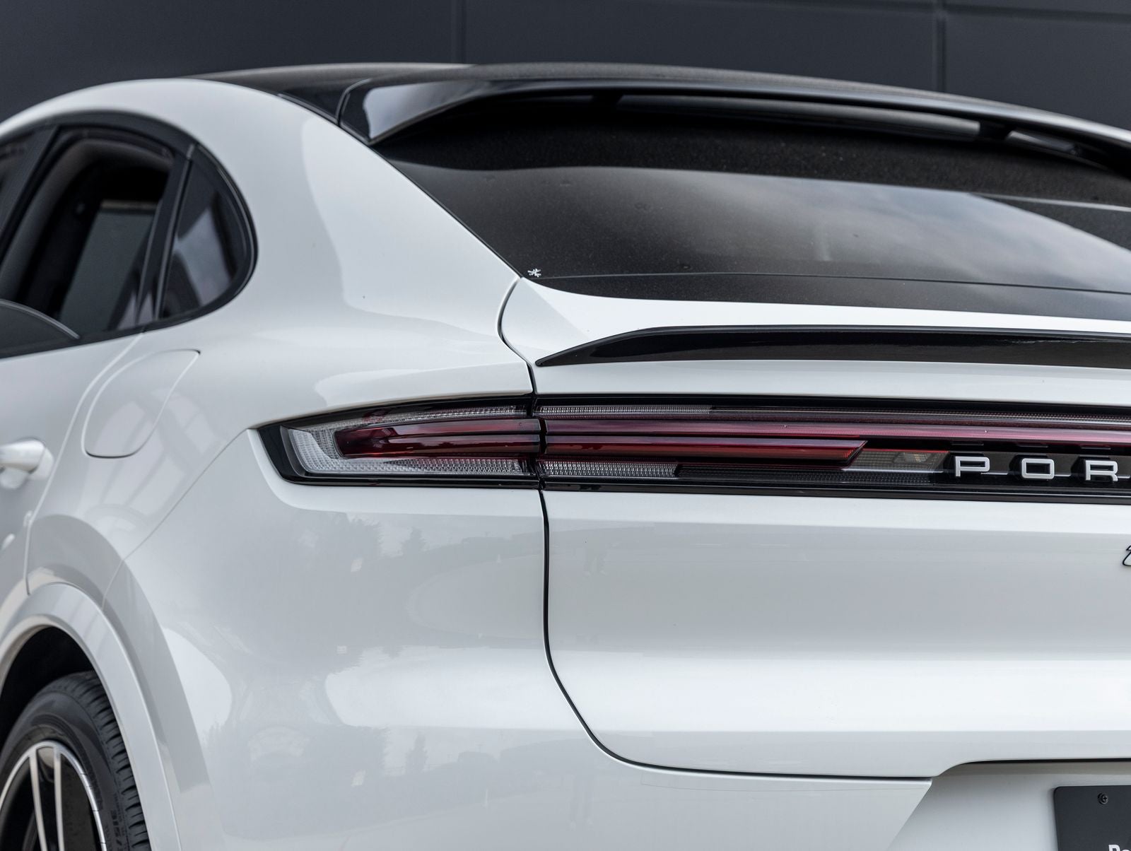 2025 Porsche Cayenne Turbo E-Hybrid Coupe