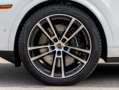 2025 Porsche Cayenne Turbo E-Hybrid Coupe
