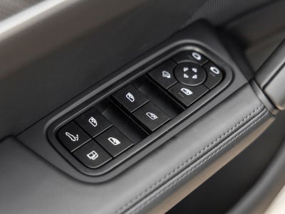 2025 Porsche Cayenne Turbo E-Hybrid Coupe