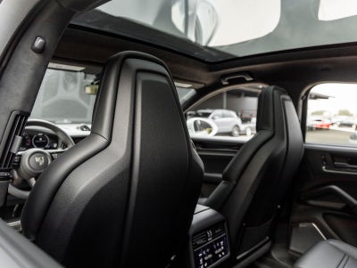 2025 Porsche Cayenne Turbo E-Hybrid Coupe