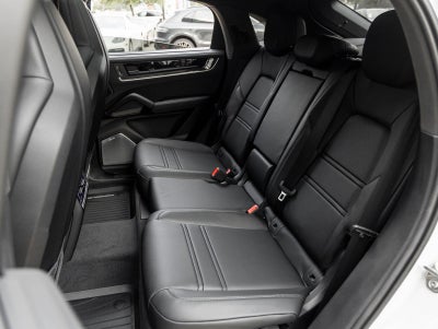 2025 Porsche Cayenne Turbo E-Hybrid Coupe