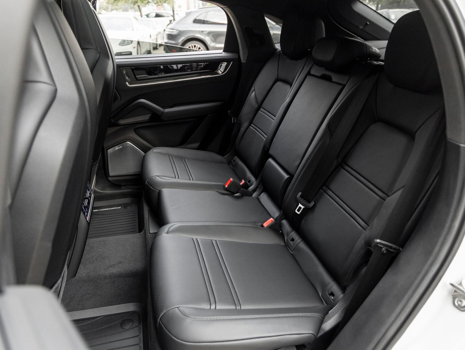 2025 Porsche Cayenne Turbo E-Hybrid Coupe
