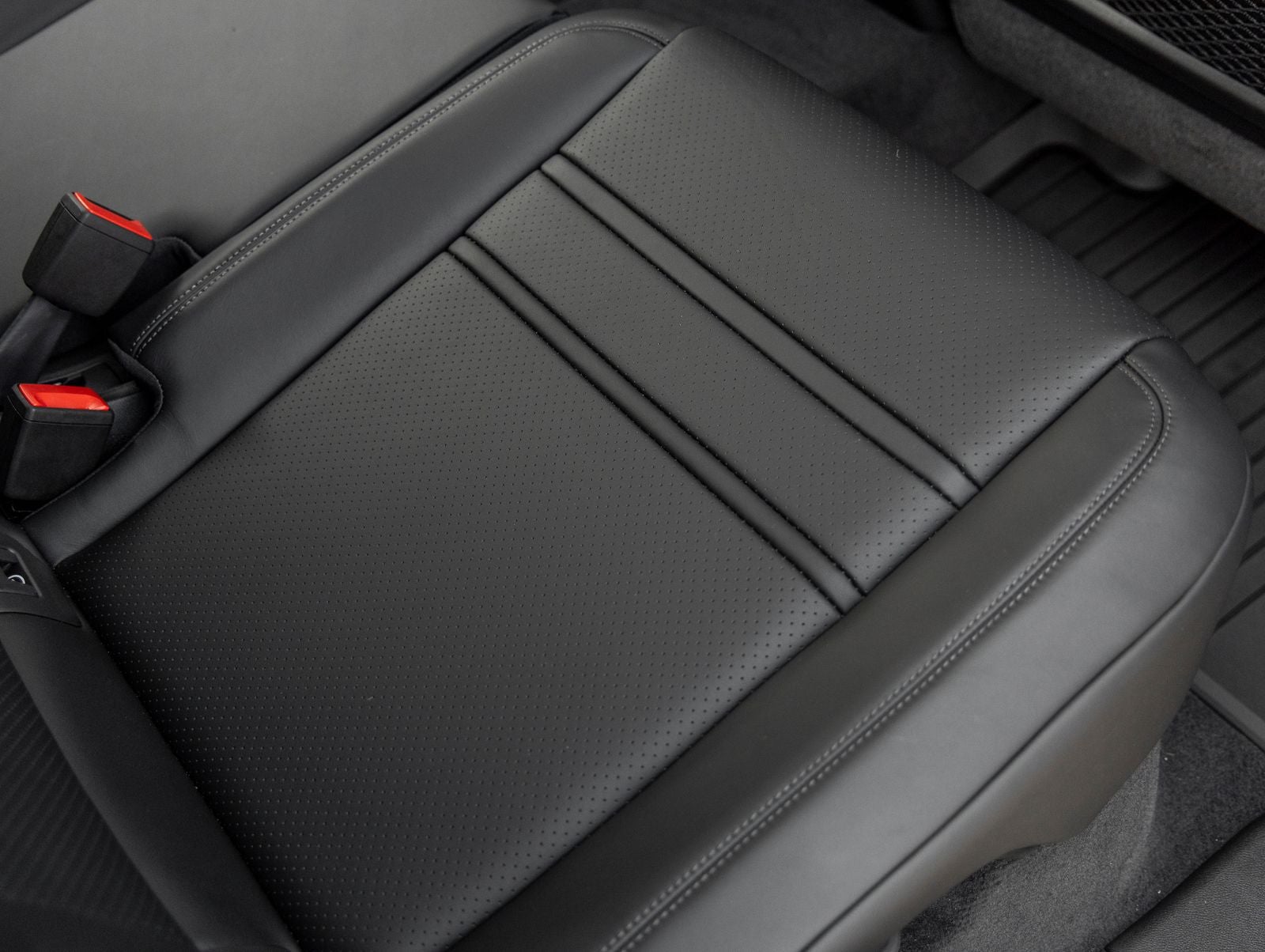2025 Porsche Cayenne Turbo E-Hybrid Coupe