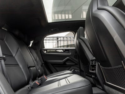 2025 Porsche Cayenne Turbo E-Hybrid Coupe