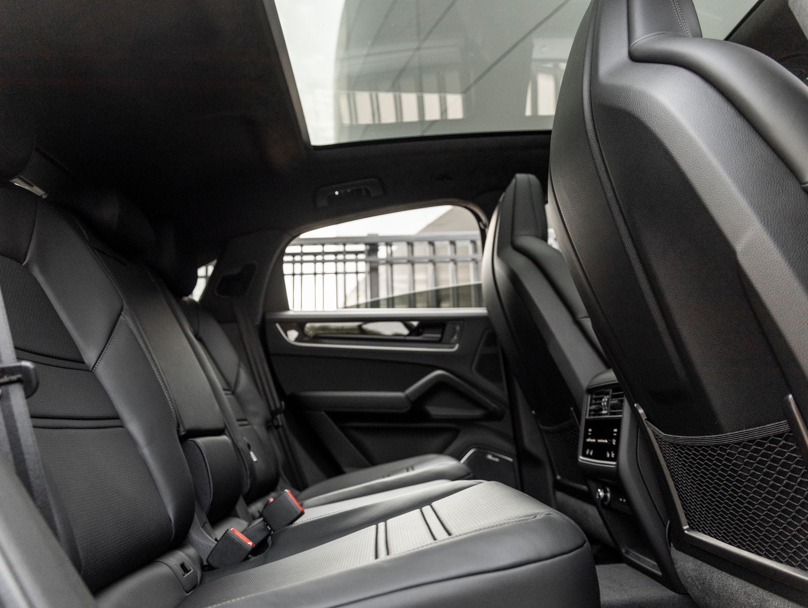 2025 Porsche Cayenne Turbo E-Hybrid Coupe