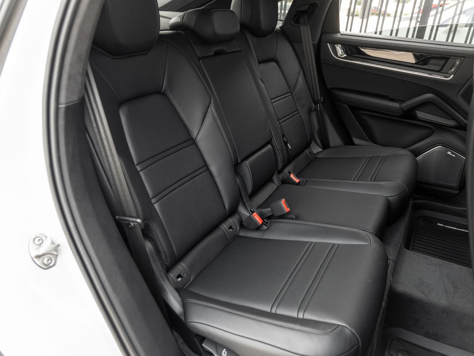 2025 Porsche Cayenne Turbo E-Hybrid Coupe