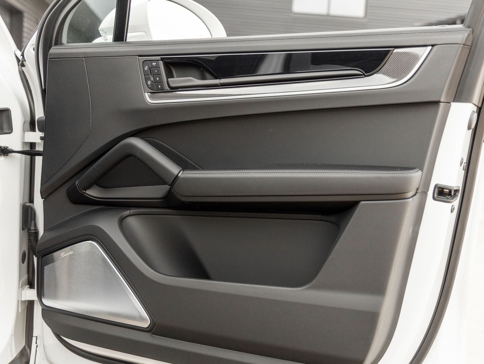 2025 Porsche Cayenne Turbo E-Hybrid Coupe