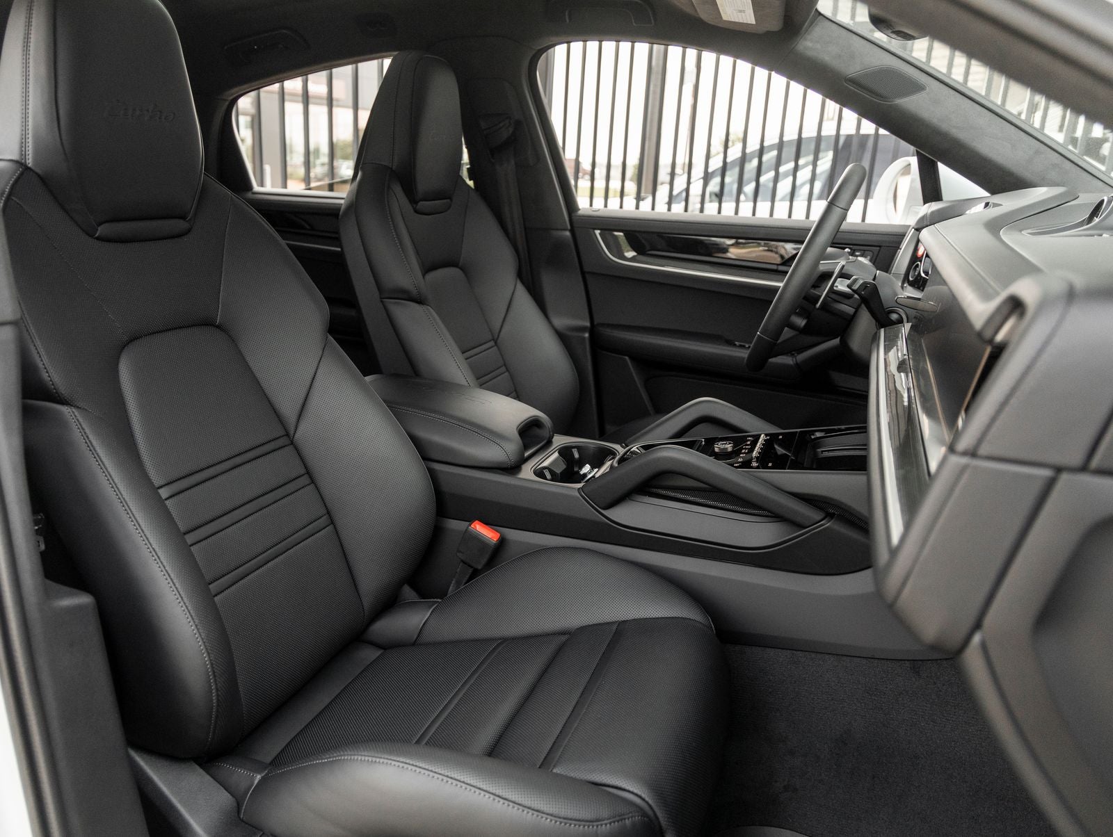 2025 Porsche Cayenne Turbo E-Hybrid Coupe