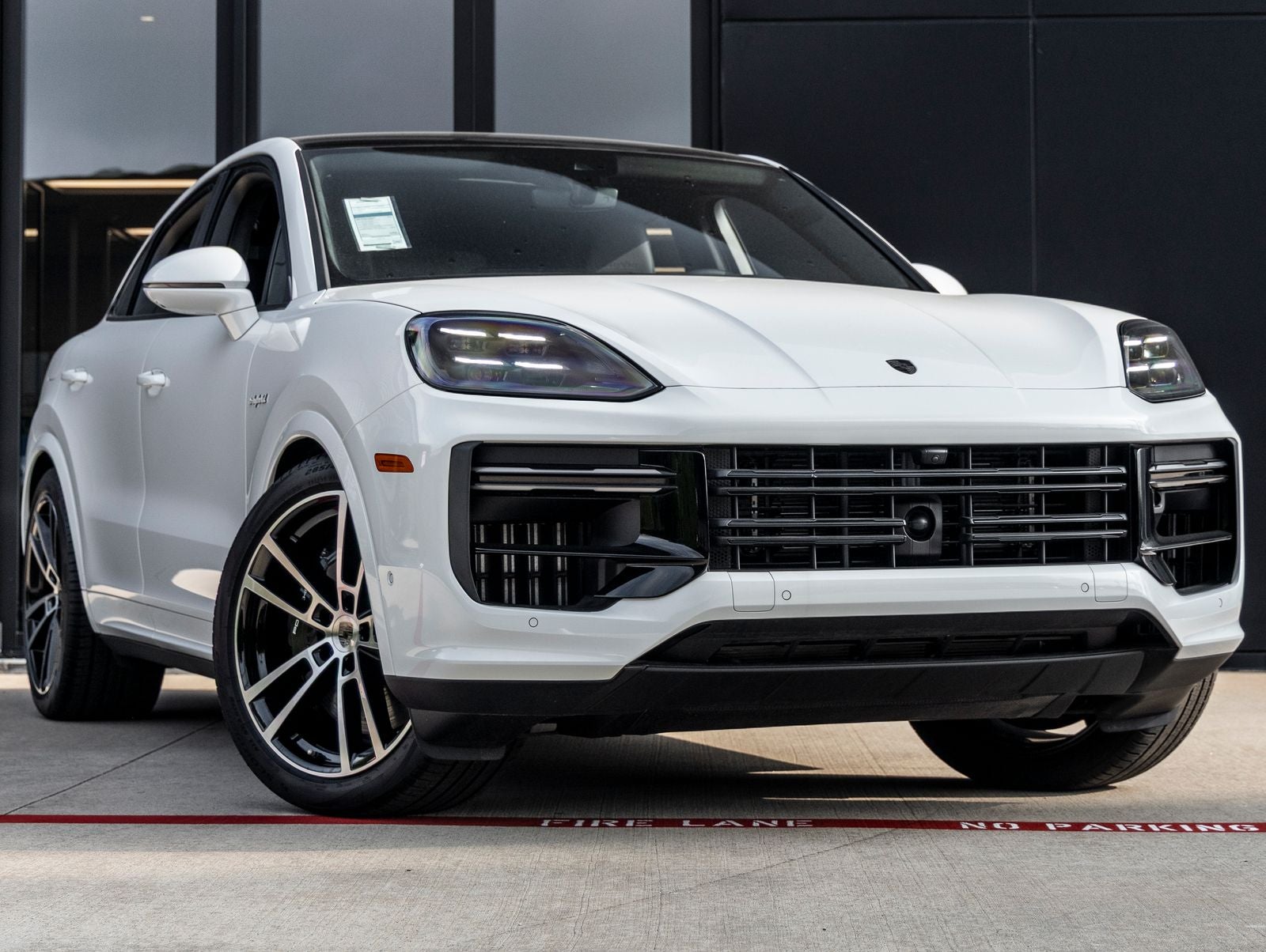2025 Porsche Cayenne Turbo E-Hybrid Coupe