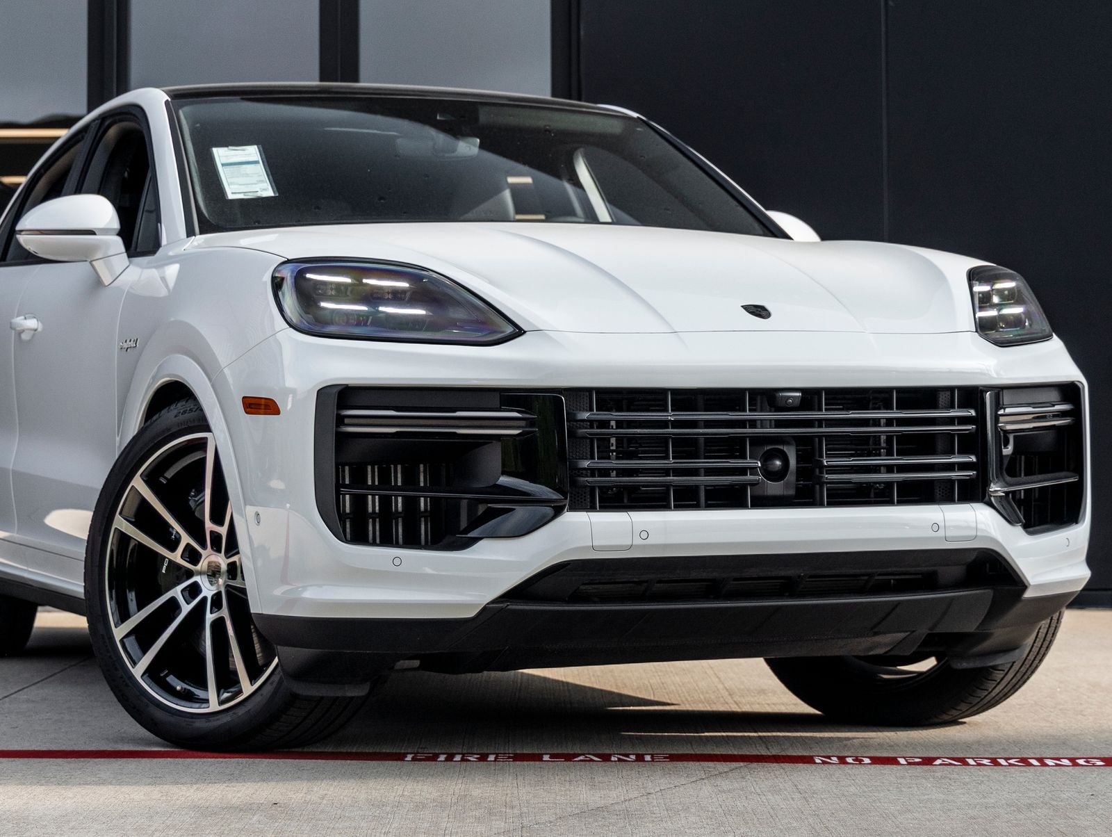 2025 Porsche Cayenne Turbo E-Hybrid Coupe