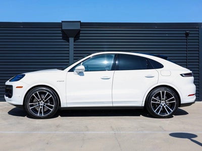 2025 Porsche Cayenne Turbo E-Hybrid Coupe