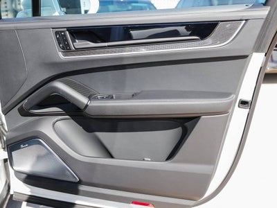 2025 Porsche Cayenne Turbo E-Hybrid Coupe