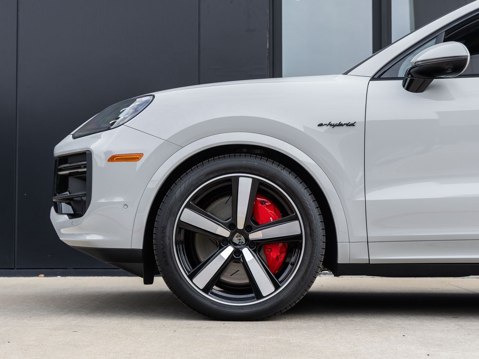 2025 Porsche Cayenne Turbo E-Hybrid Coupe