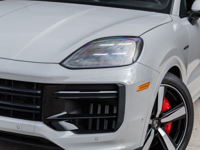 2025 Porsche Cayenne Turbo E-Hybrid Coupe