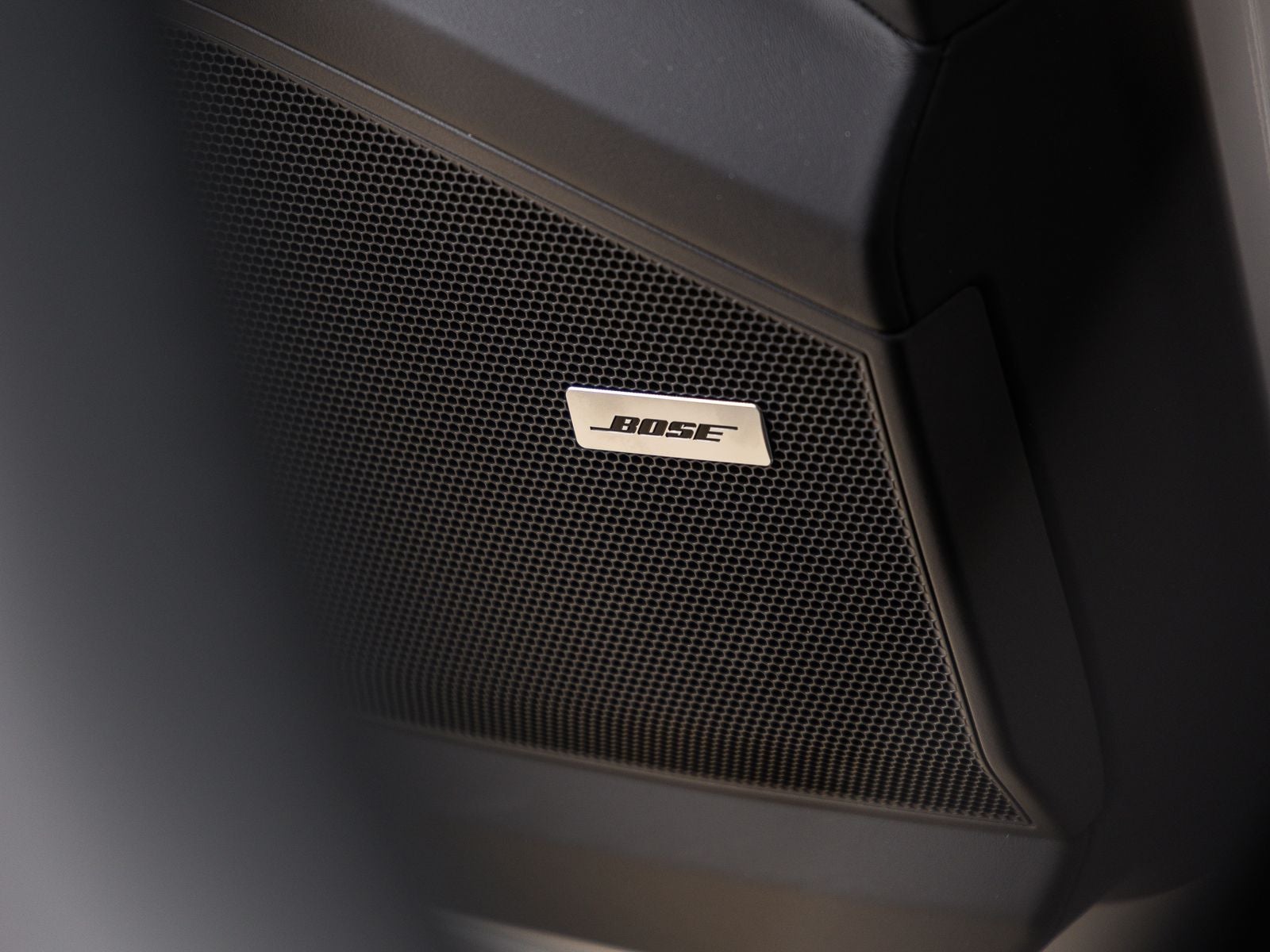 2025 Porsche Cayenne Turbo E-Hybrid Coupe