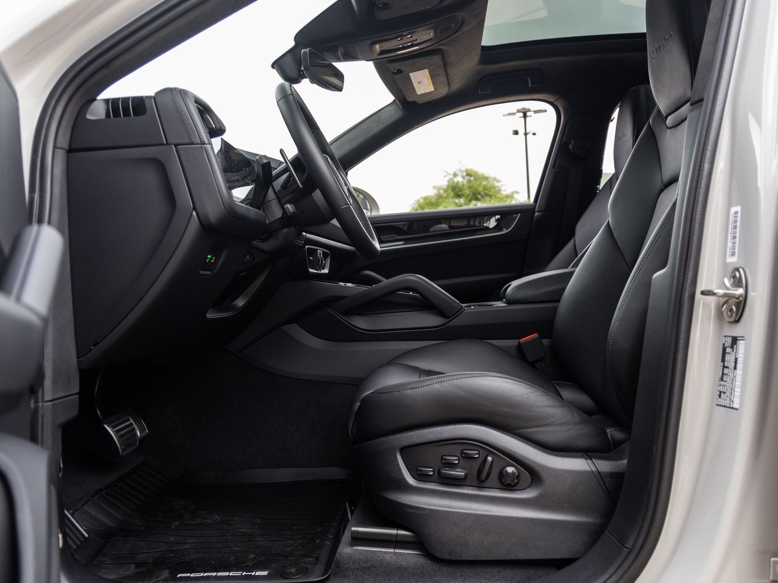 2025 Porsche Cayenne Turbo E-Hybrid Coupe