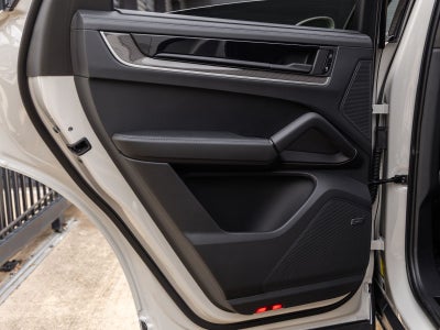 2025 Porsche Cayenne Turbo E-Hybrid Coupe