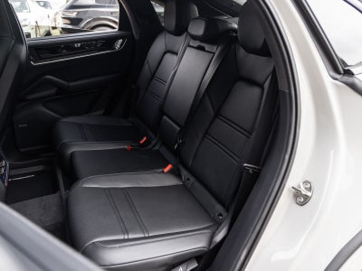 2025 Porsche Cayenne Turbo E-Hybrid Coupe