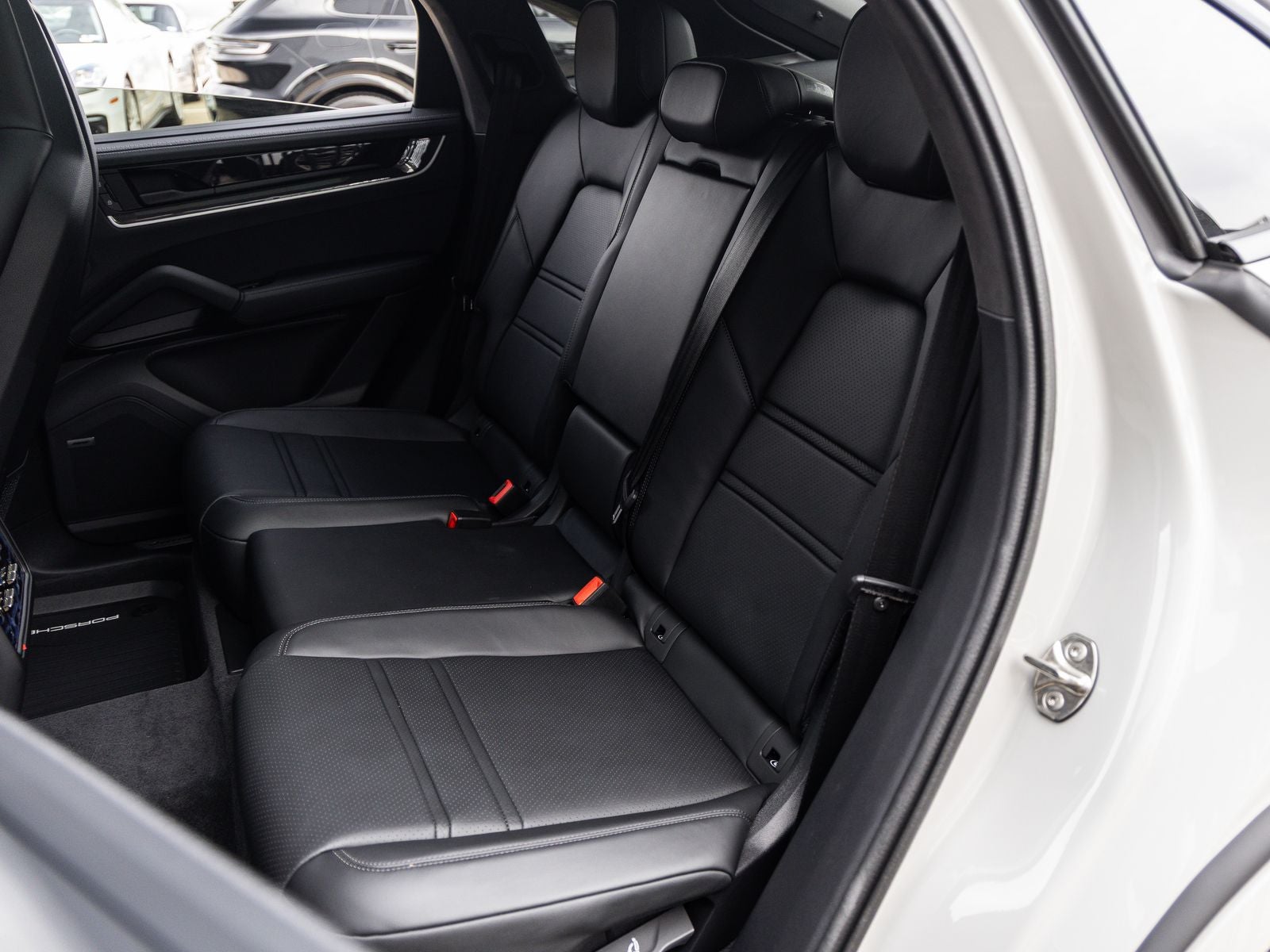 2025 Porsche Cayenne Turbo E-Hybrid Coupe