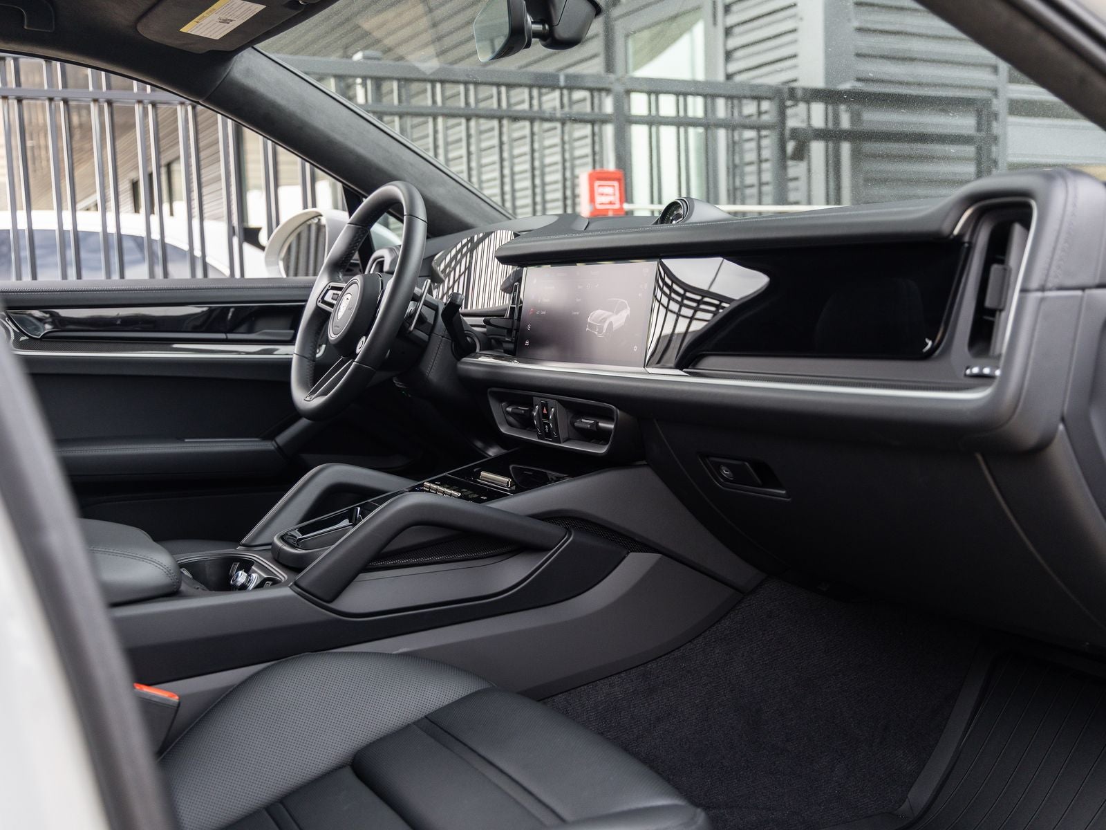 2025 Porsche Cayenne Turbo E-Hybrid Coupe