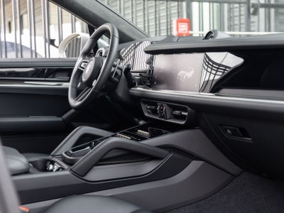 2025 Porsche Cayenne Turbo E-Hybrid Coupe