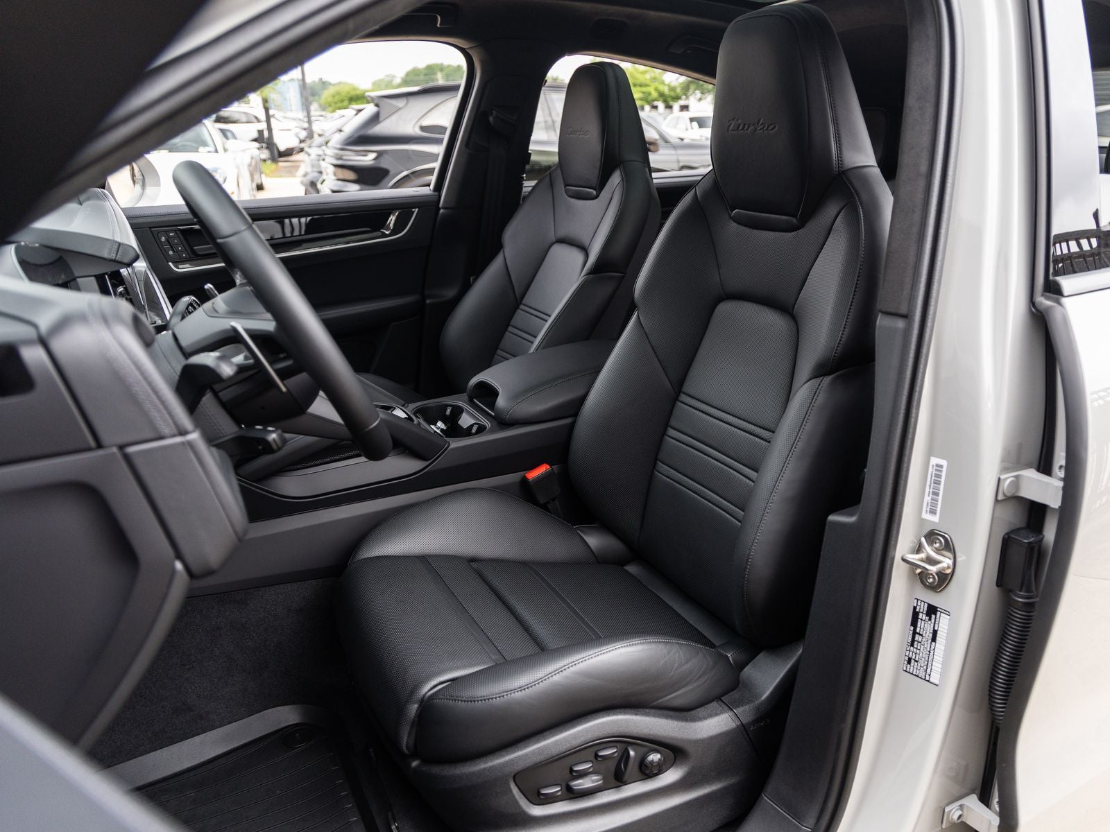 2025 Porsche Cayenne Turbo E-Hybrid Coupe