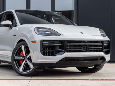 2025 Porsche Cayenne Turbo E-Hybrid Coupe