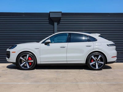 2025 Porsche Cayenne Turbo E-Hybrid Coupe
