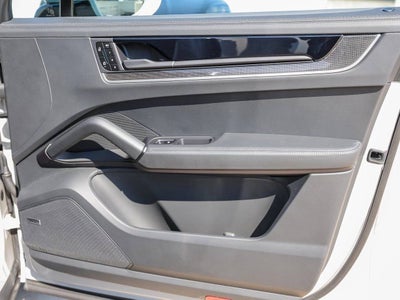 2025 Porsche Cayenne Turbo E-Hybrid Coupe