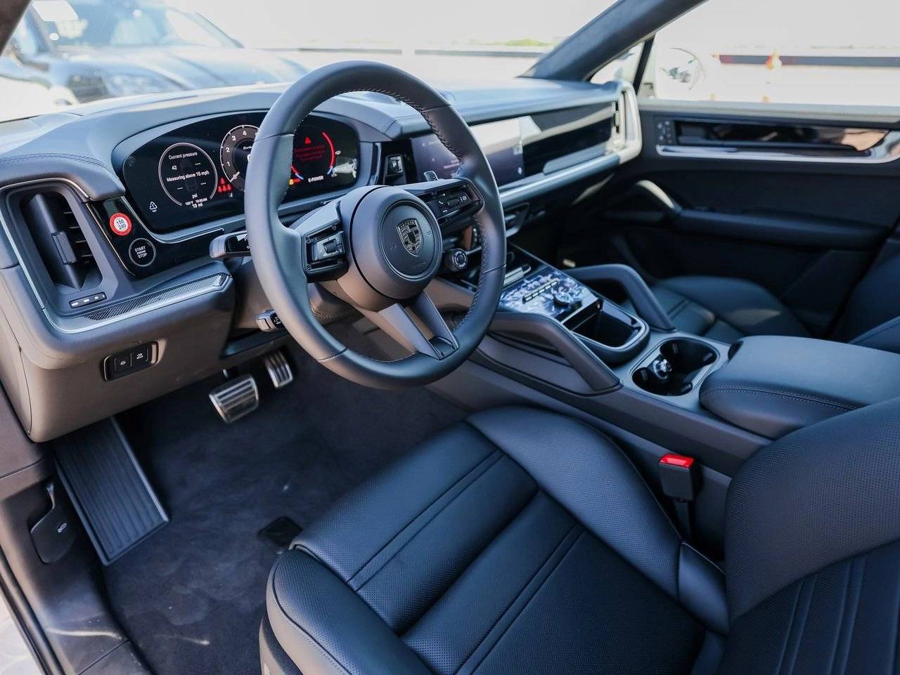 2025 Porsche Cayenne Turbo E-Hybrid Coupe