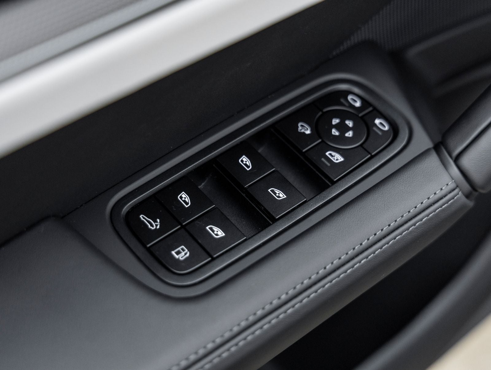 2026 Porsche Cayenne S E-Hybrid Coupe